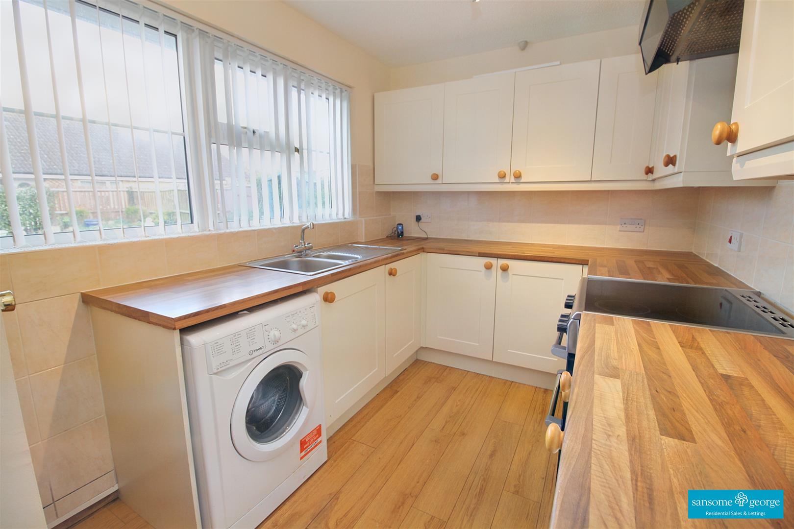 2 bed property in Condor Close, Tilehurst
